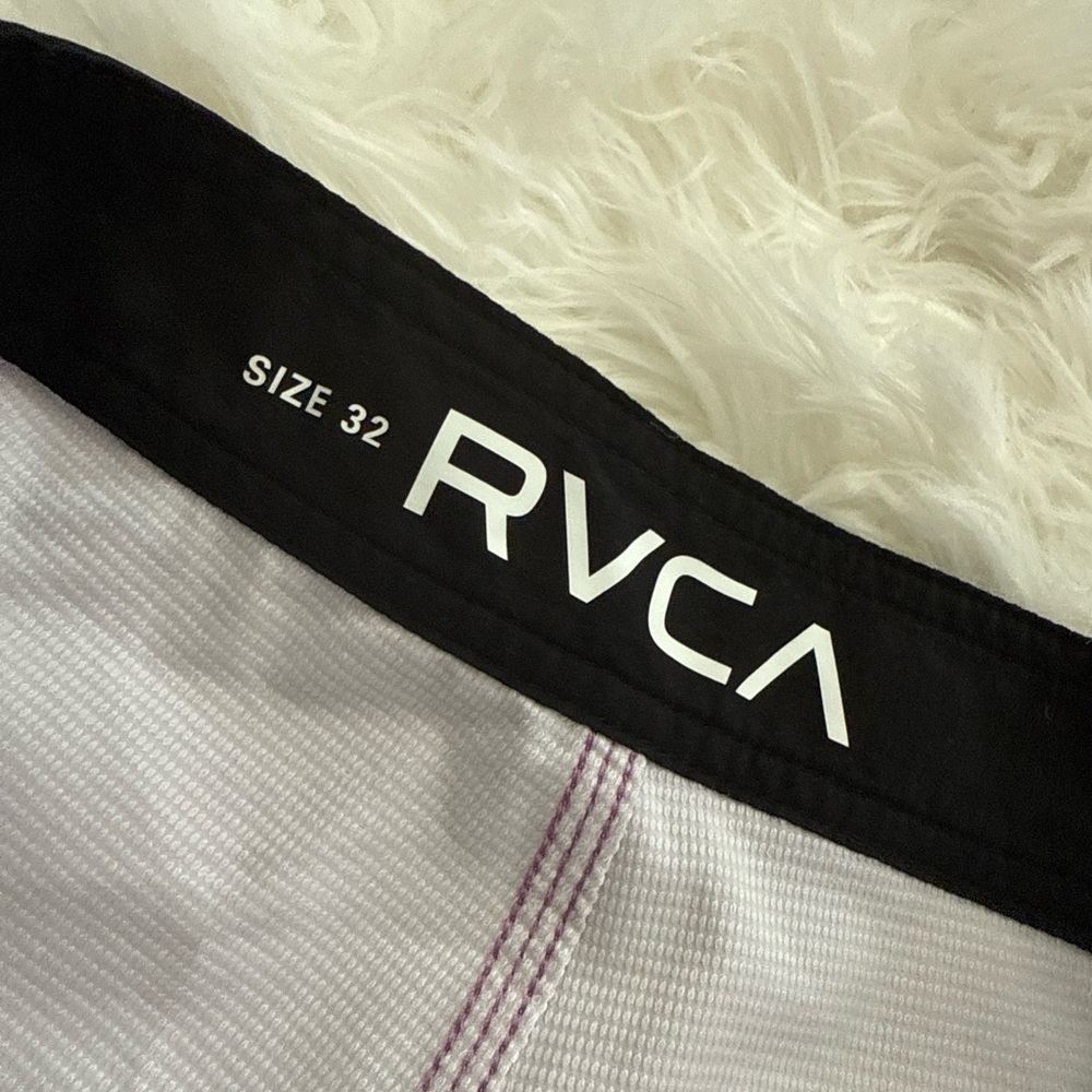 RVCA Black and White Textured Shorts - Picture 2 of 2